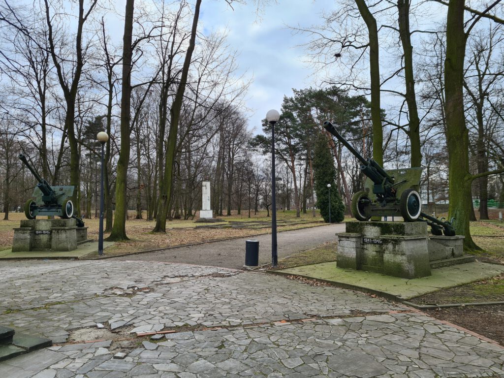 Symbole radzieckie cmentarz Kalisz